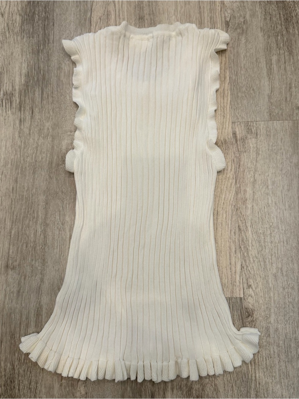 Hem & Thread Ribbed Ruffle Trim Tank Top Size Large - Picture 3 of 3